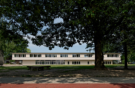 (BDT_23_157) School in Dettmannsdorf
